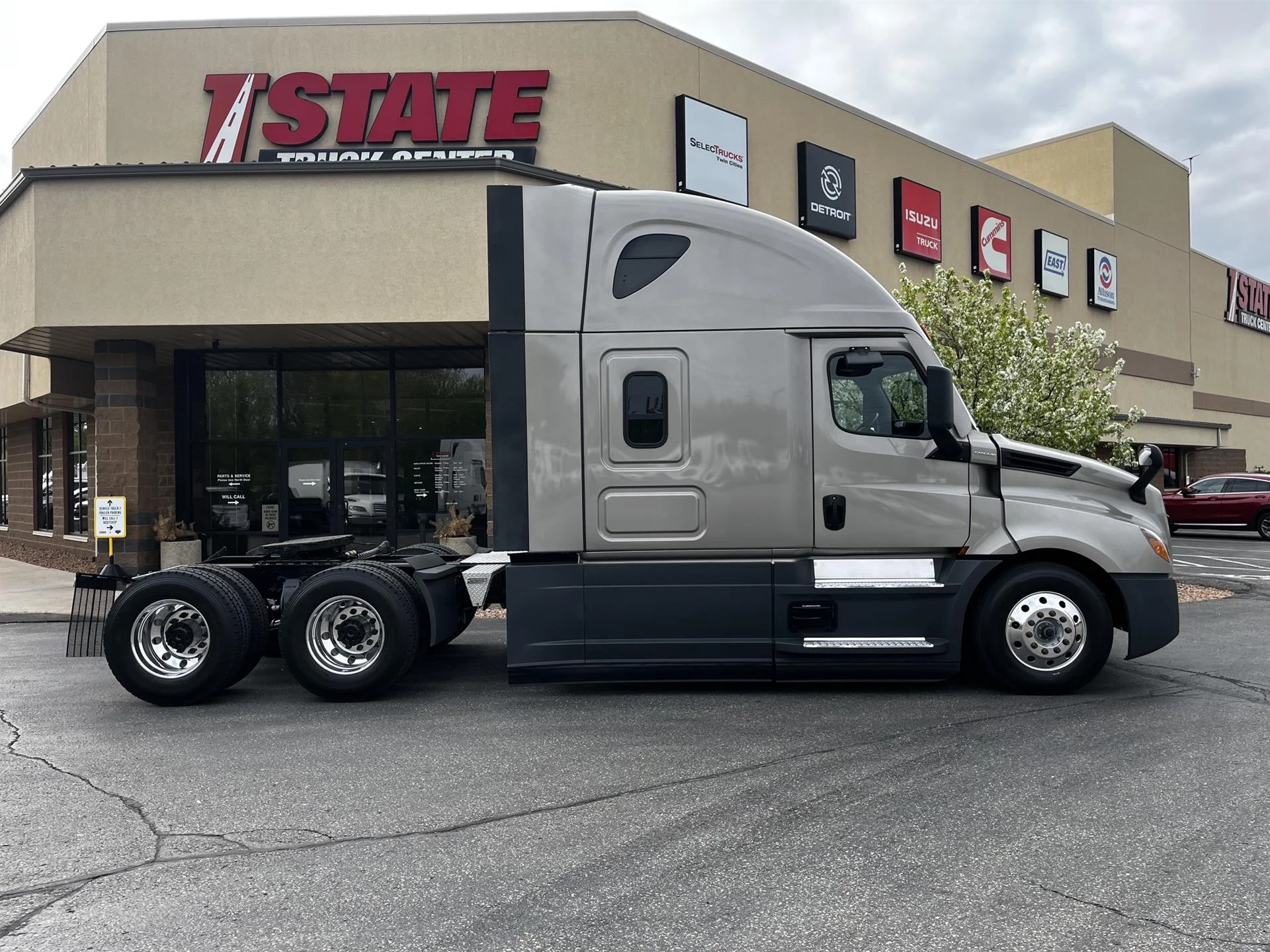 2024 Freightliner Cascadia — photo 2