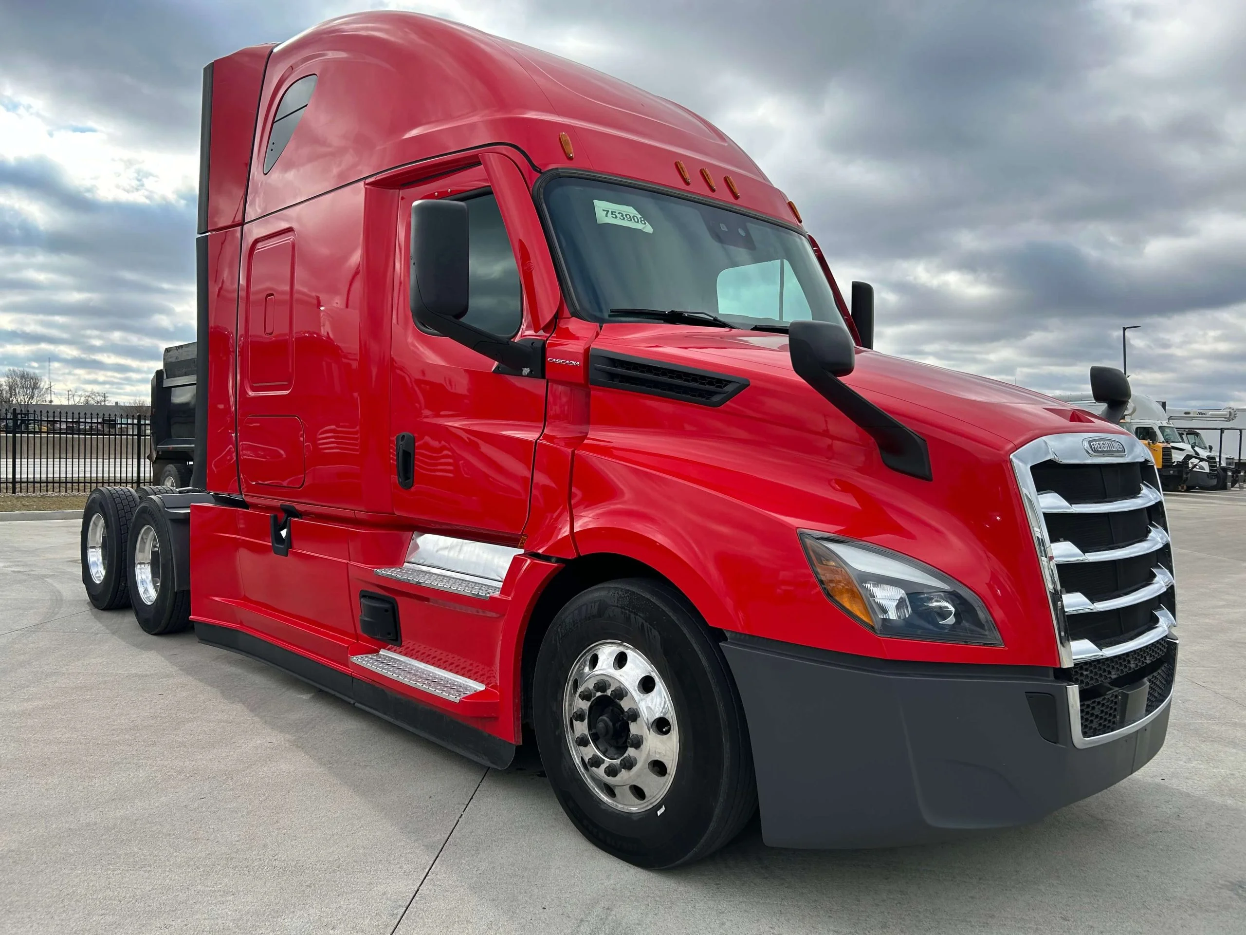2023 Freightliner Cascadia in Lafayette, IN — photo 4