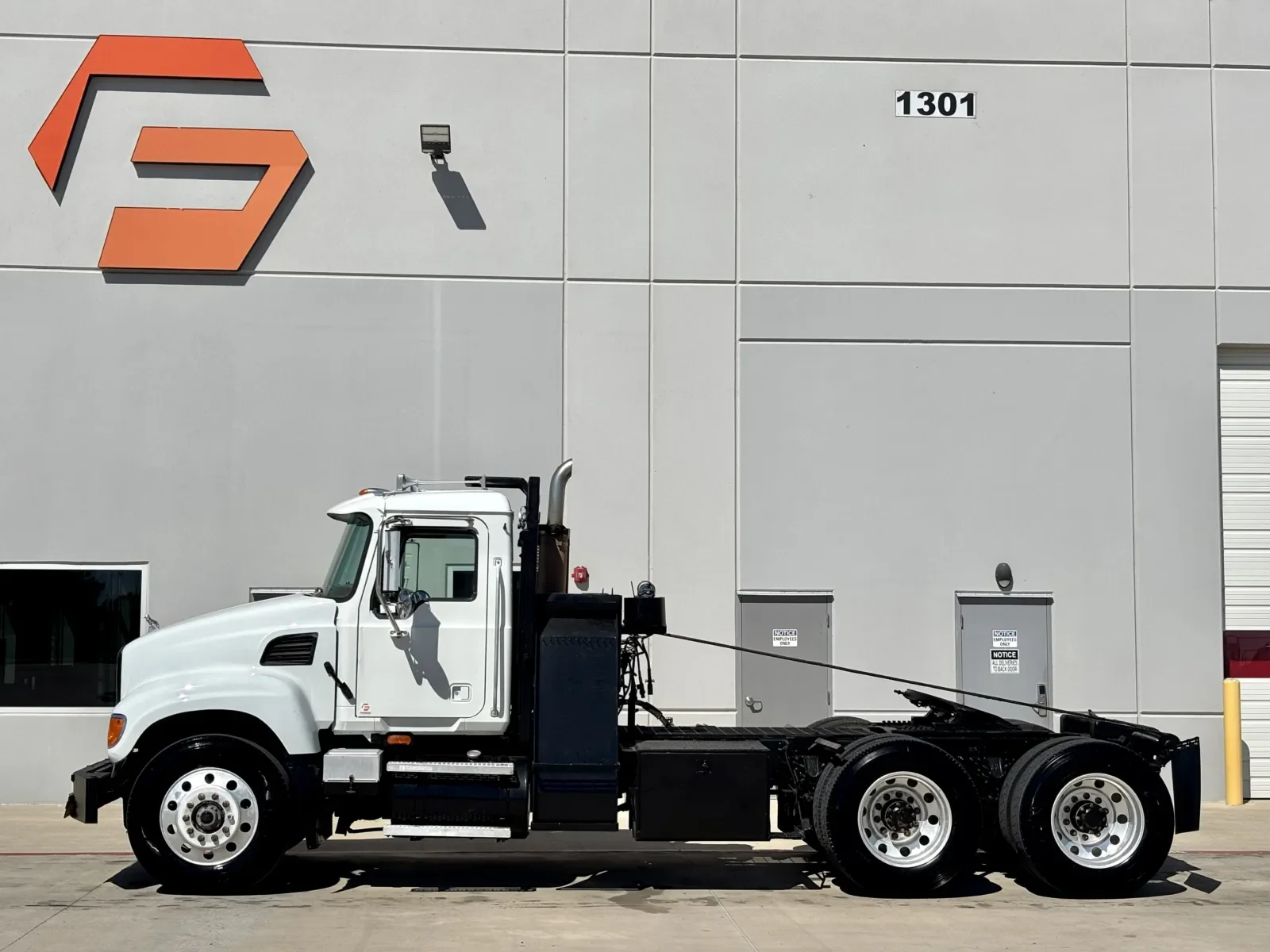2007 Mack in Hutchins, TX — photo 4