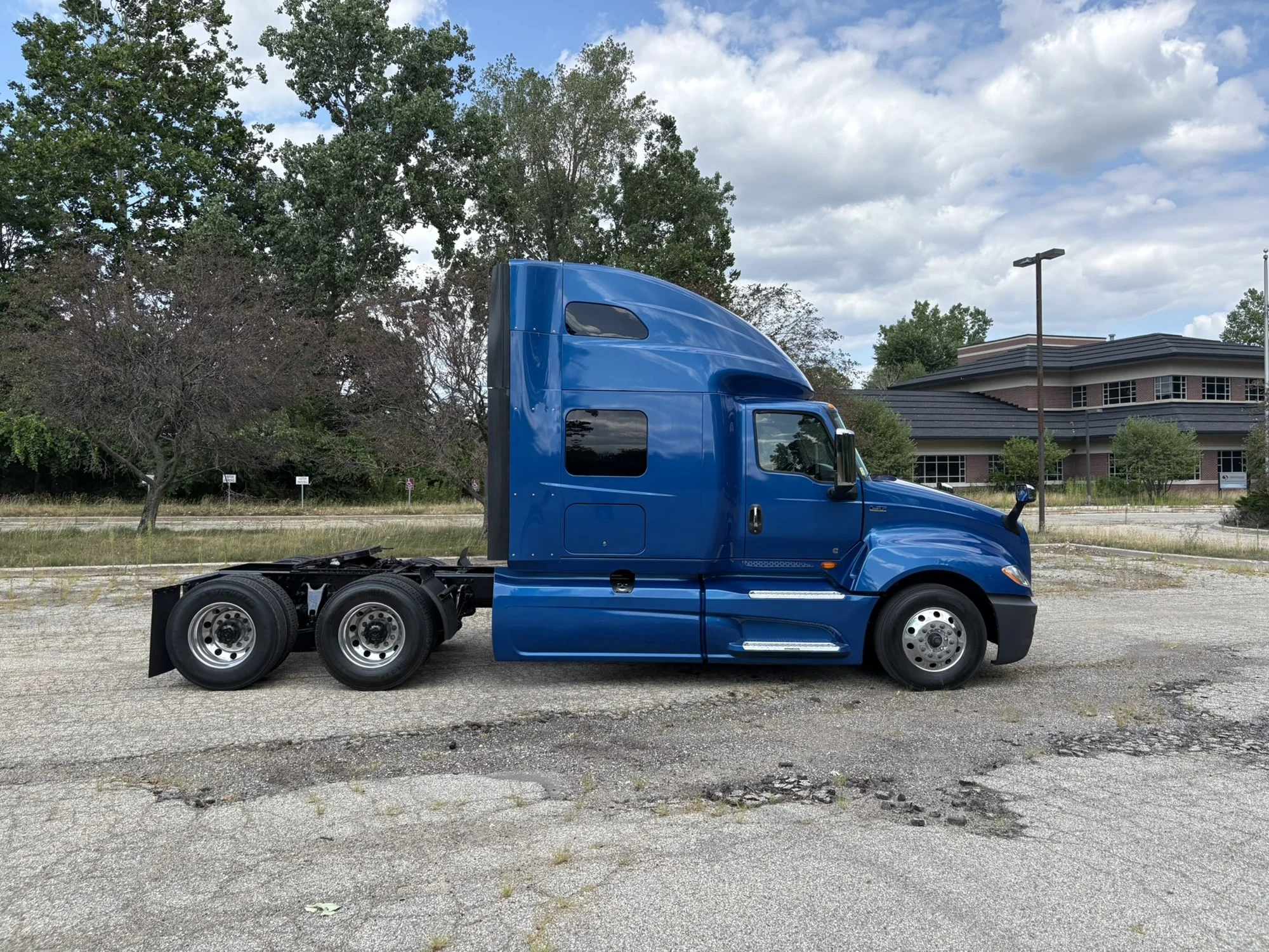 2022 International LT in West Michigan International, MI — photo 5