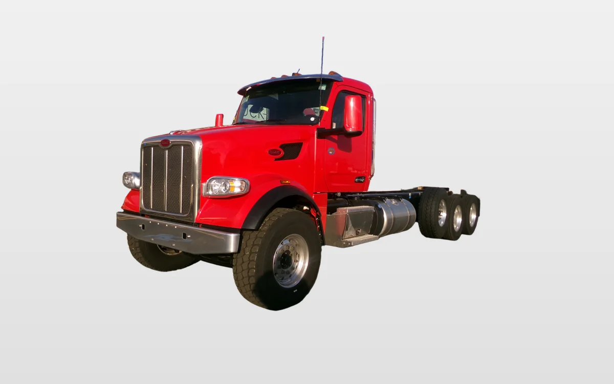 2025 Peterbilt 567 - image 1