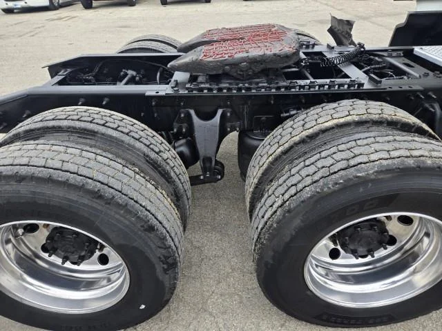 2024 International LT - image 22