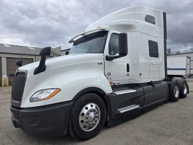 2024 International LT - image 2