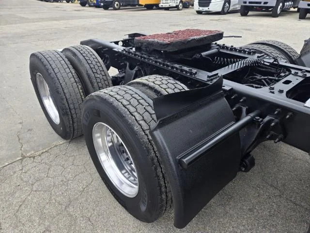 2024 International LT - image 21