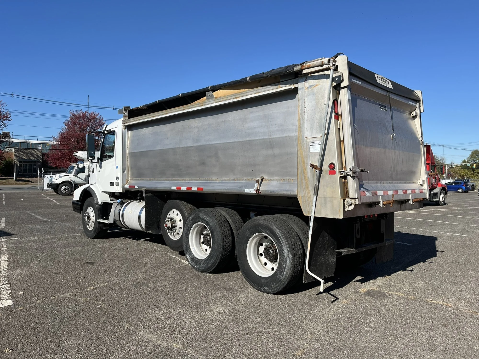 2019 Volvo VHD 300 in New Castle, DE — photo 6