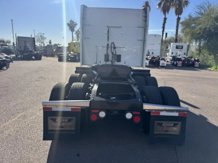 2022 Peterbilt 579 - image 5