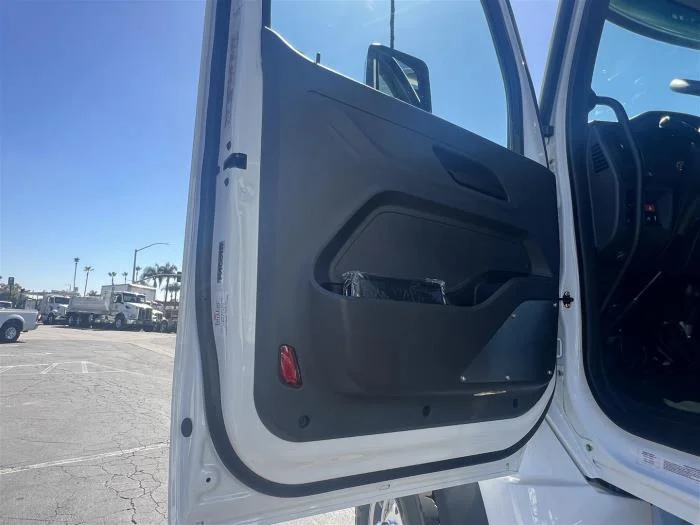 2026 Peterbilt 548 in Sylmar, CA — photo 18