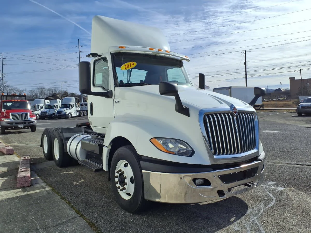 2019 International LT in Knoxville, TN — photo 3