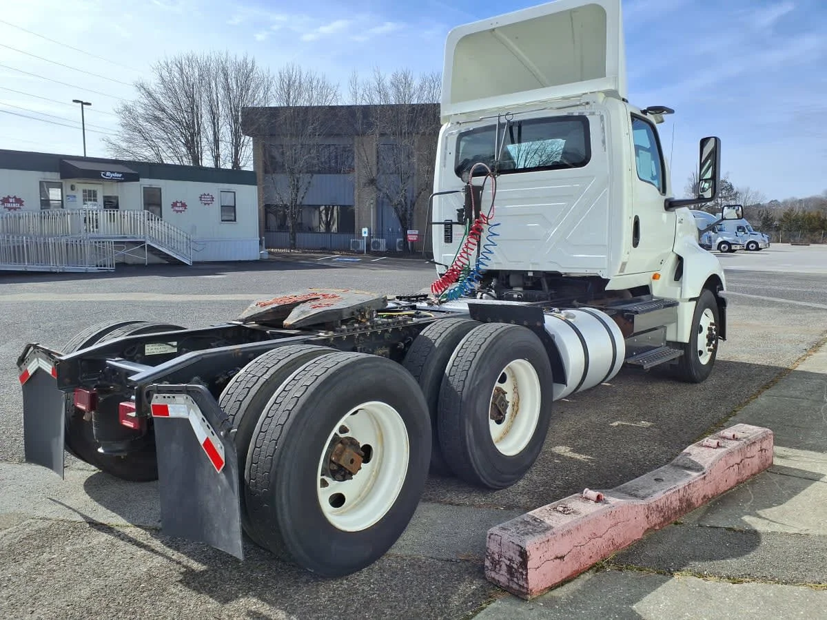 2019 International LT in Knoxville, TN — photo 4