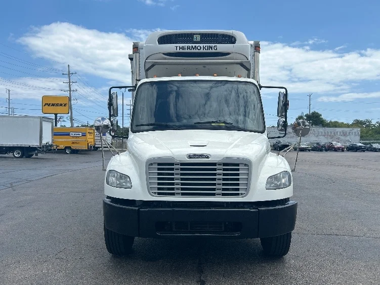 2020 Freightliner eM2 in Chicago (Melrose Park), IL — photo 2
