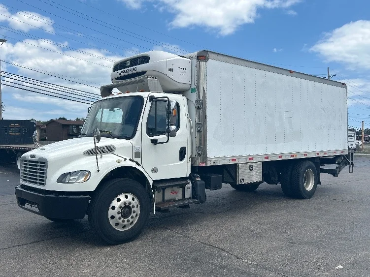 2020 Freightliner eM2 in Chicago (Melrose Park), IL — photo 3