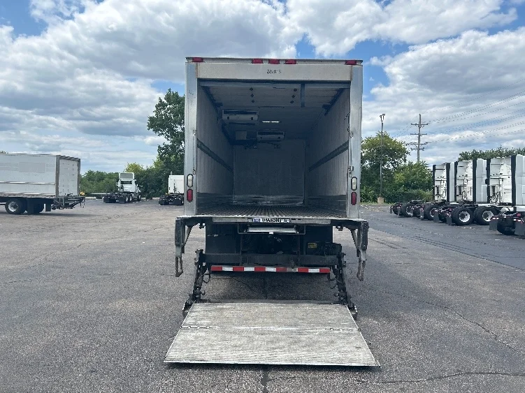 2020 Freightliner eM2 in Chicago (Melrose Park), IL — photo 9