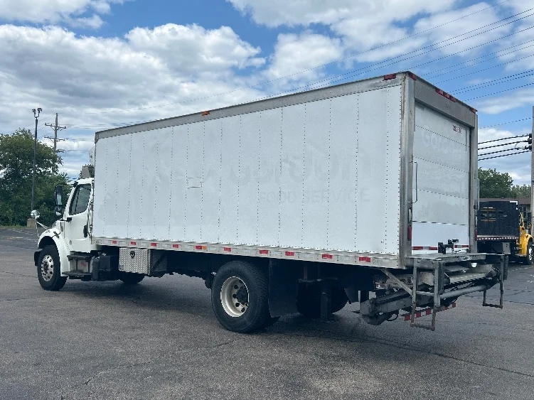 2020 Freightliner eM2 in Chicago (Melrose Park), IL — photo 6