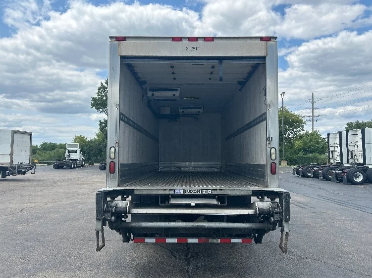 2020 Freightliner eM2 in Chicago (Melrose Park), IL — photo 8