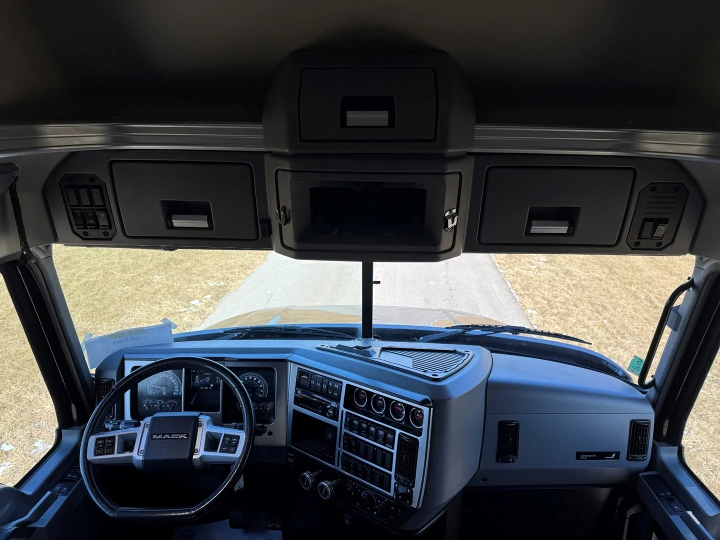 2020 MACK AN64T - USED TRUCKS SLEEPER - image 22