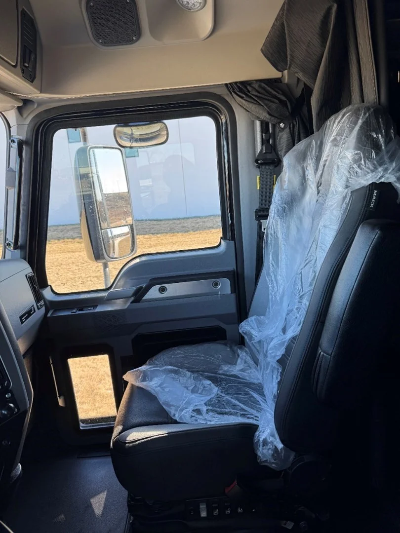 2020 Mack Anthem in Ankeny, IA — photo 17