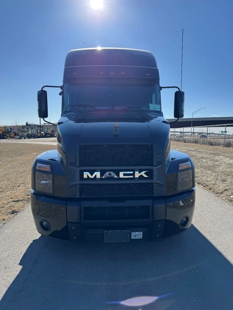 2020 Mack Anthem in Ankeny, IA — photo 3