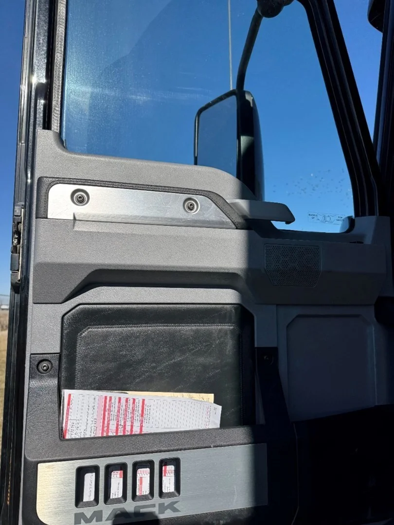 2020 Mack Anthem in Ankeny, IA — photo 11