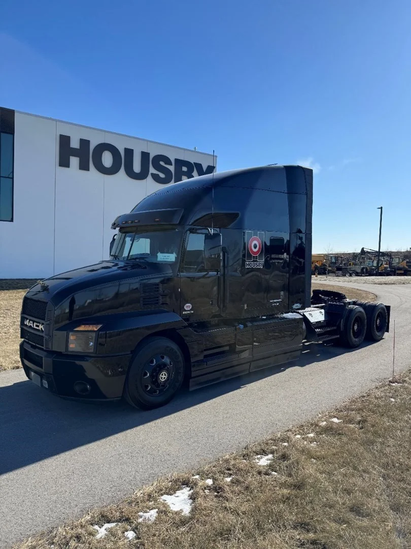 2020 Mack Anthem in Ankeny, IA — photo 2