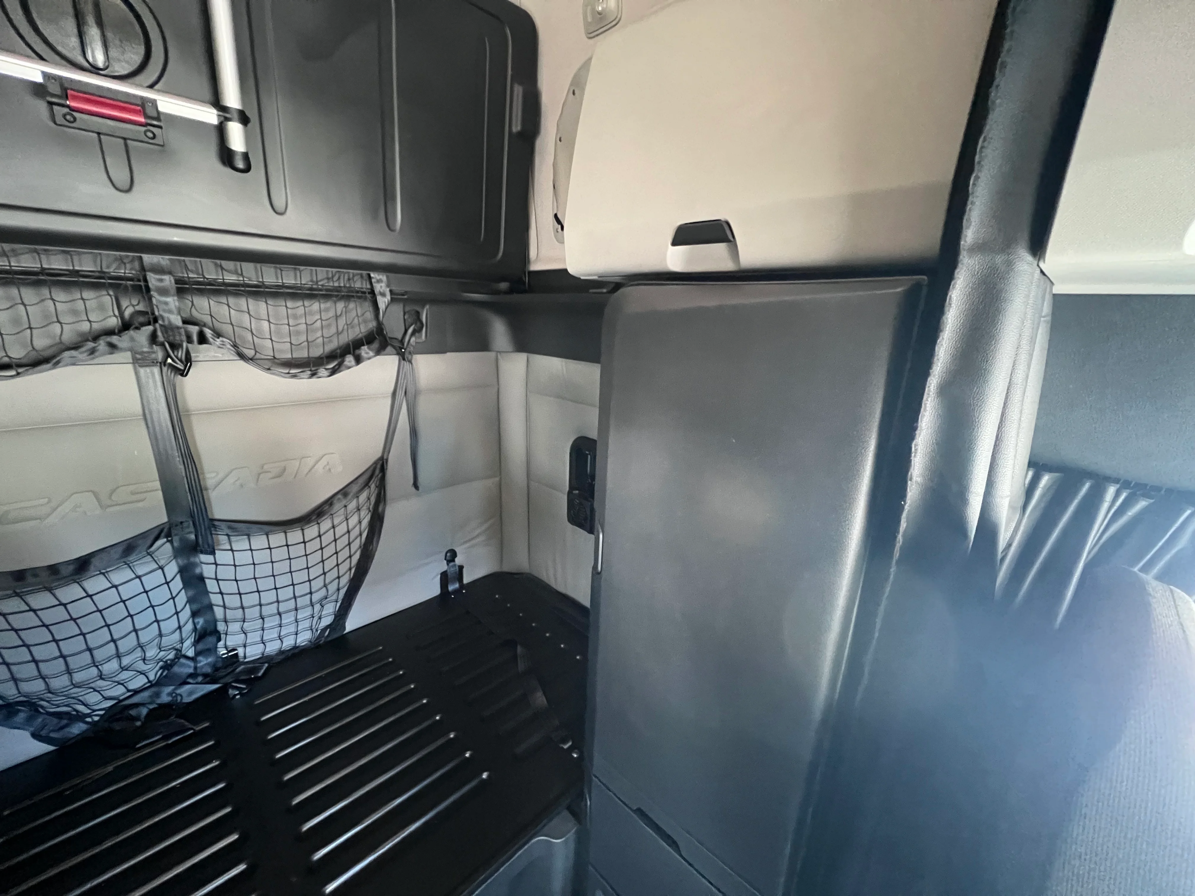 2021 Freightliner Cascadia in Nashville Isuzu, TN — photo 22