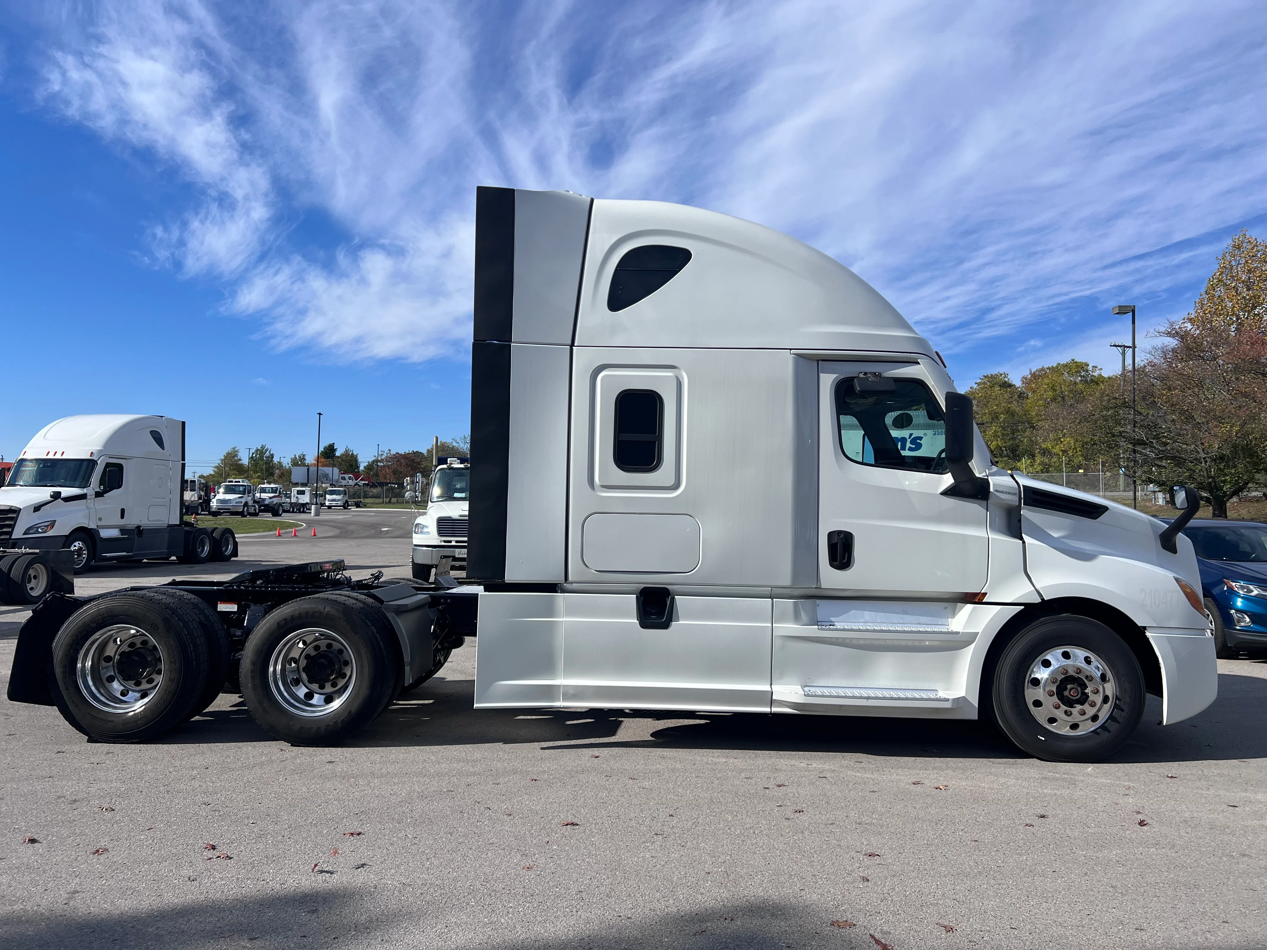 2021 Freightliner Cascadia in Nashville Isuzu, TN — photo 7