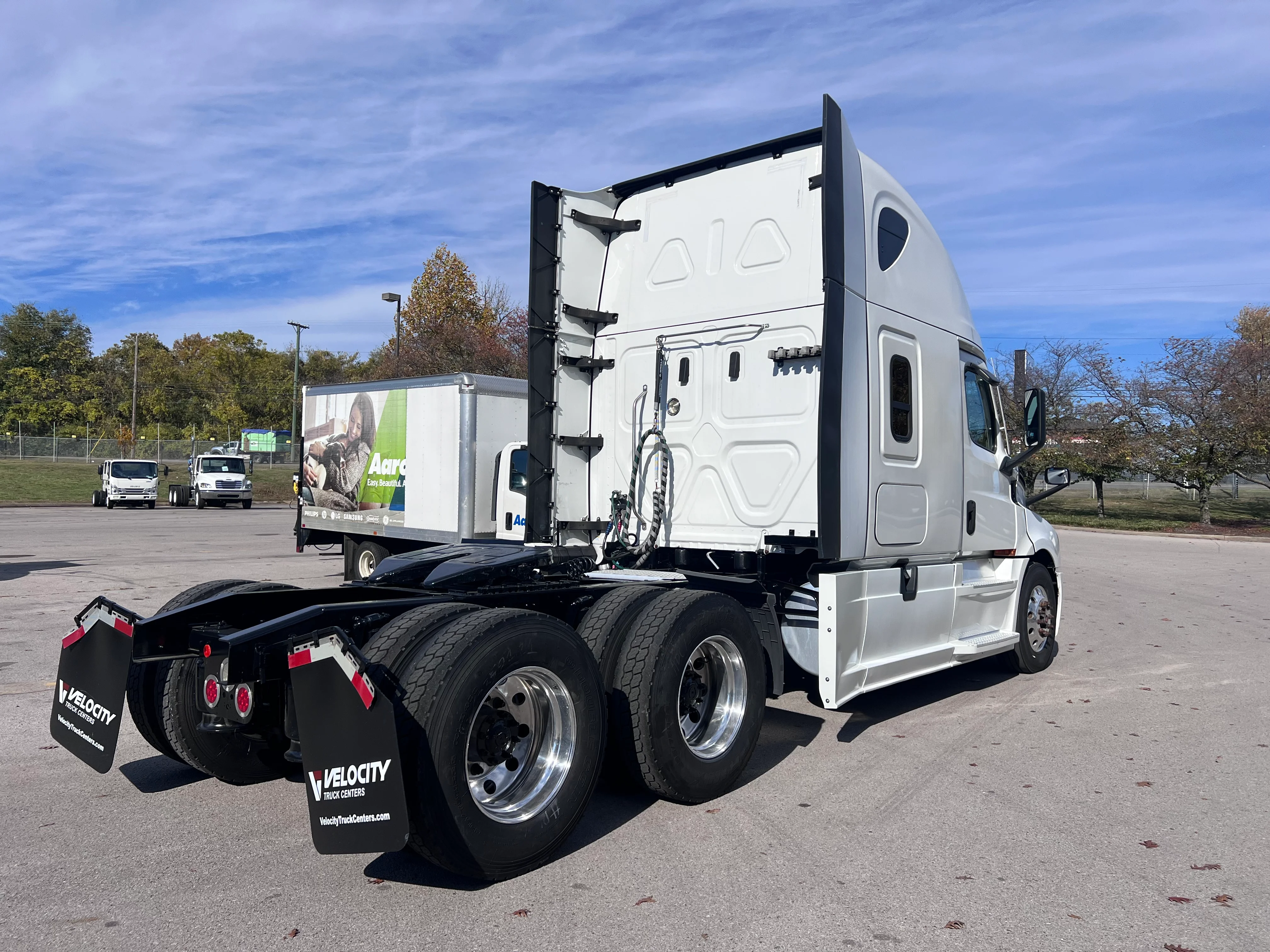 2021 Freightliner Cascadia in Nashville Isuzu, TN — photo 6