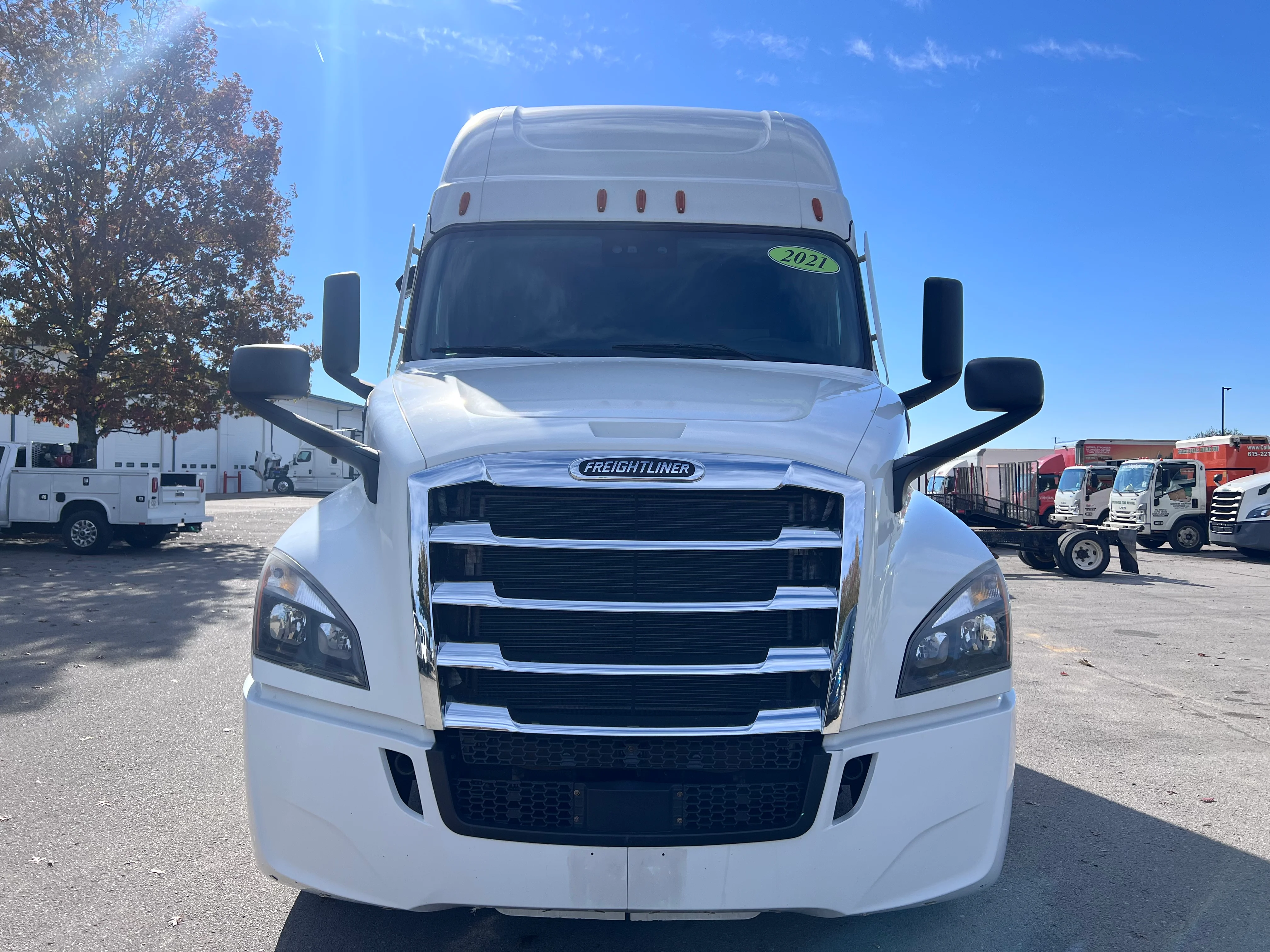 2021 Freightliner Cascadia in Nashville Isuzu, TN — photo 9
