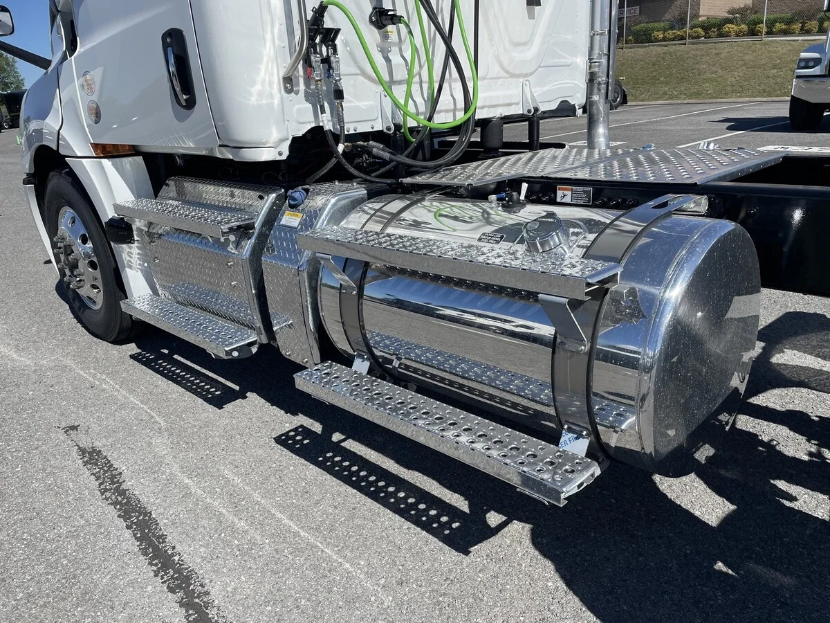 2027 Freightliner Cascadia — photo 15