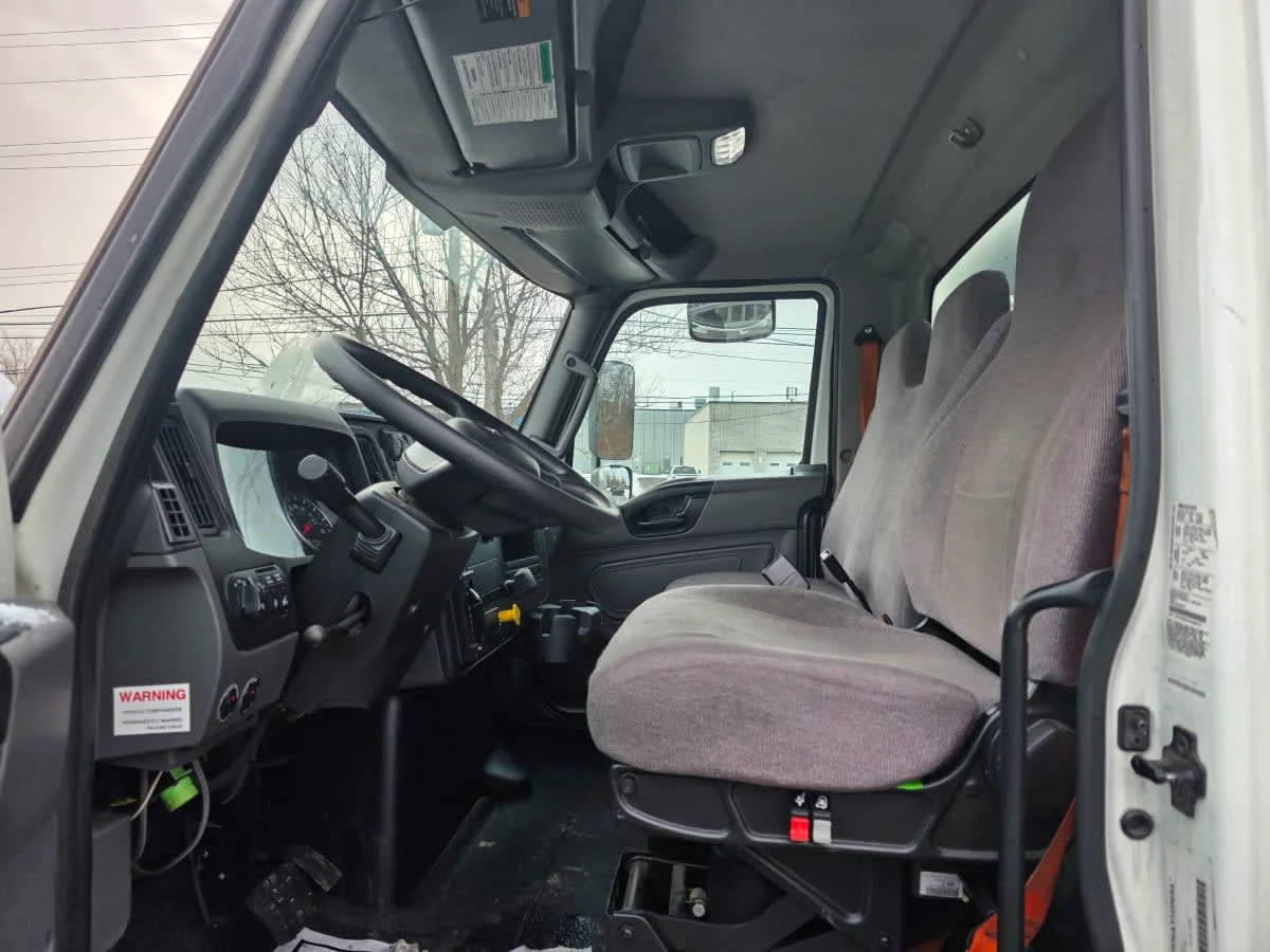 2019 International MV - image 7