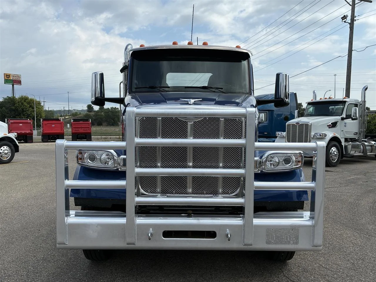 2023 Peterbilt 567