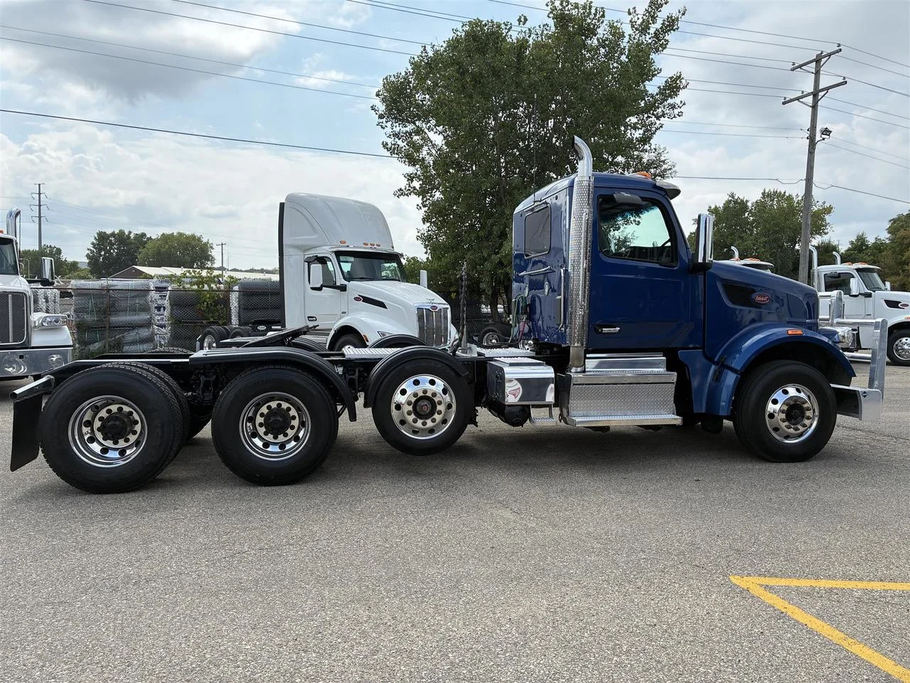 2023 Peterbilt 567 in South St. Paul, MN — photo 4