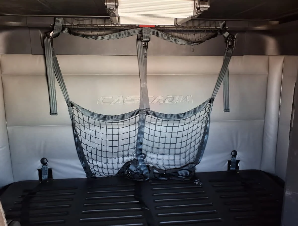 2022 Freightliner Cascadia - image 8