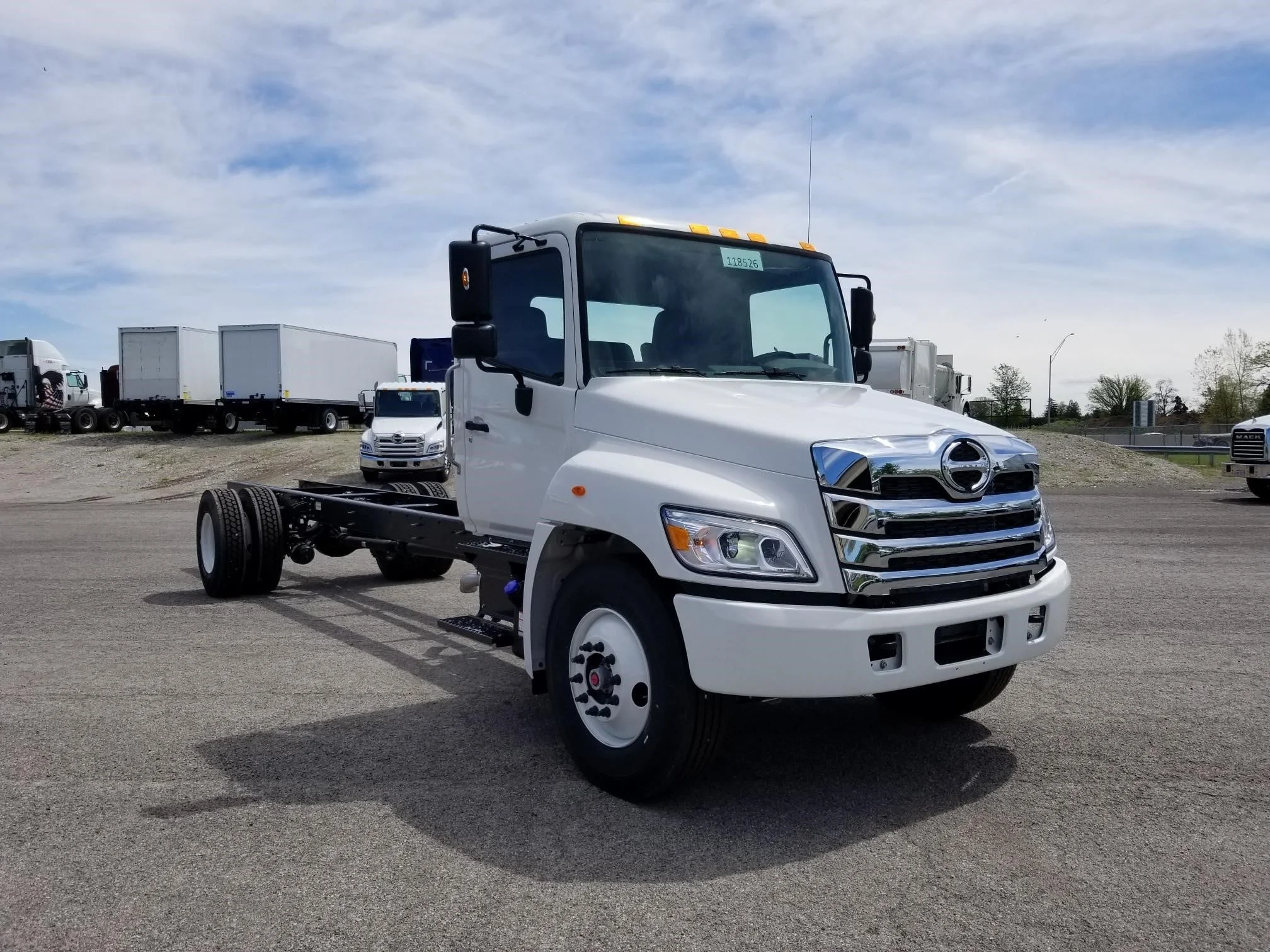 2025 Hino L6 — photo 3
