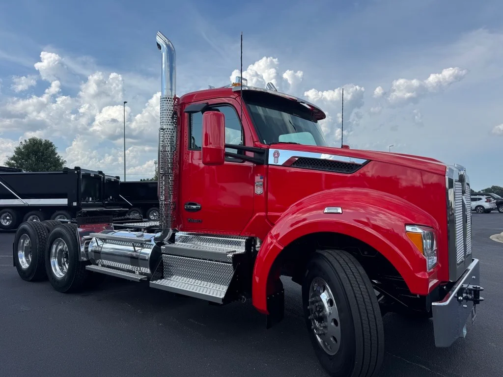 2027 Kenworth T880