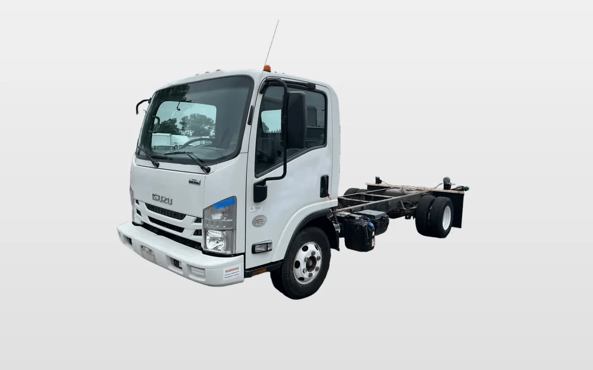 2019 Isuzu NPR - image 1