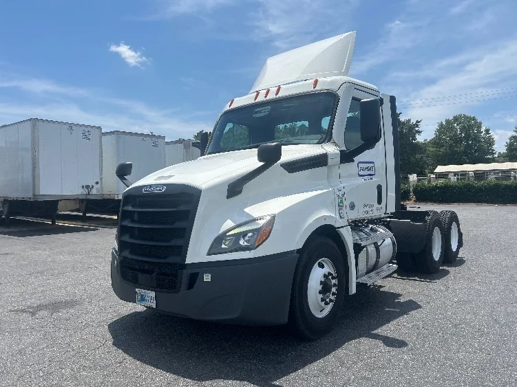 2021 Freightliner Cascadia in Greenville, SC — photo 3