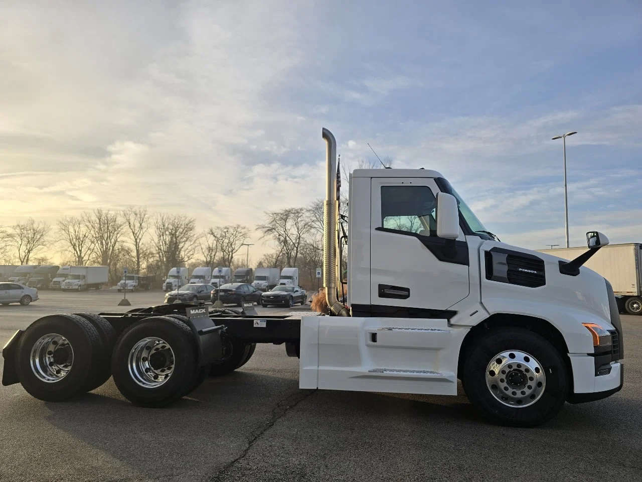 2026 Mack Pinnacle in Toledo, OH — photo 3