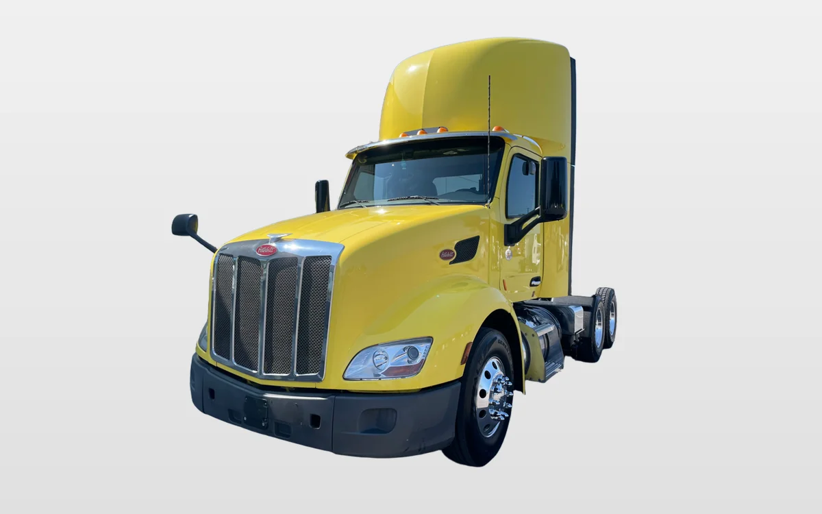 2021 PETERBILT 579 - image 1