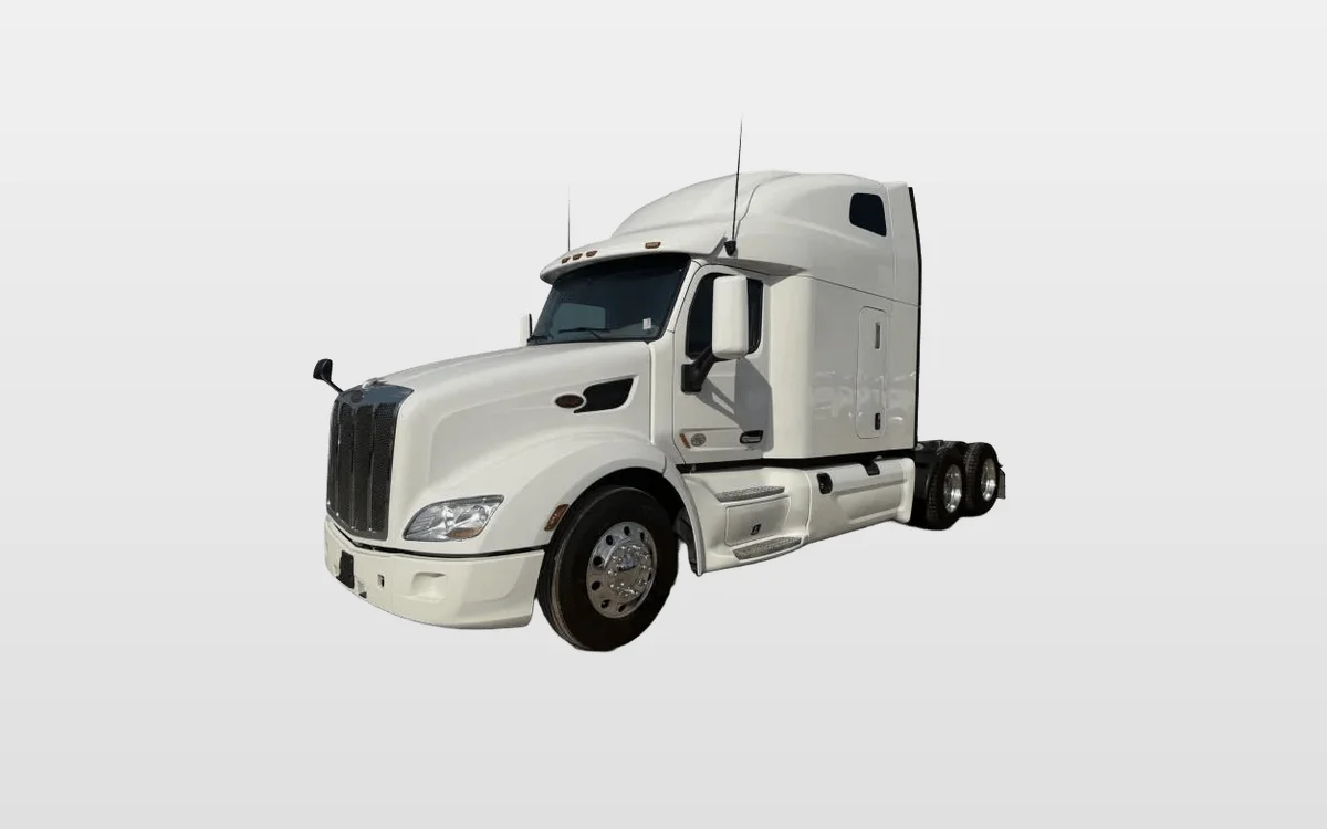 2022 Peterbilt 579 - image 1