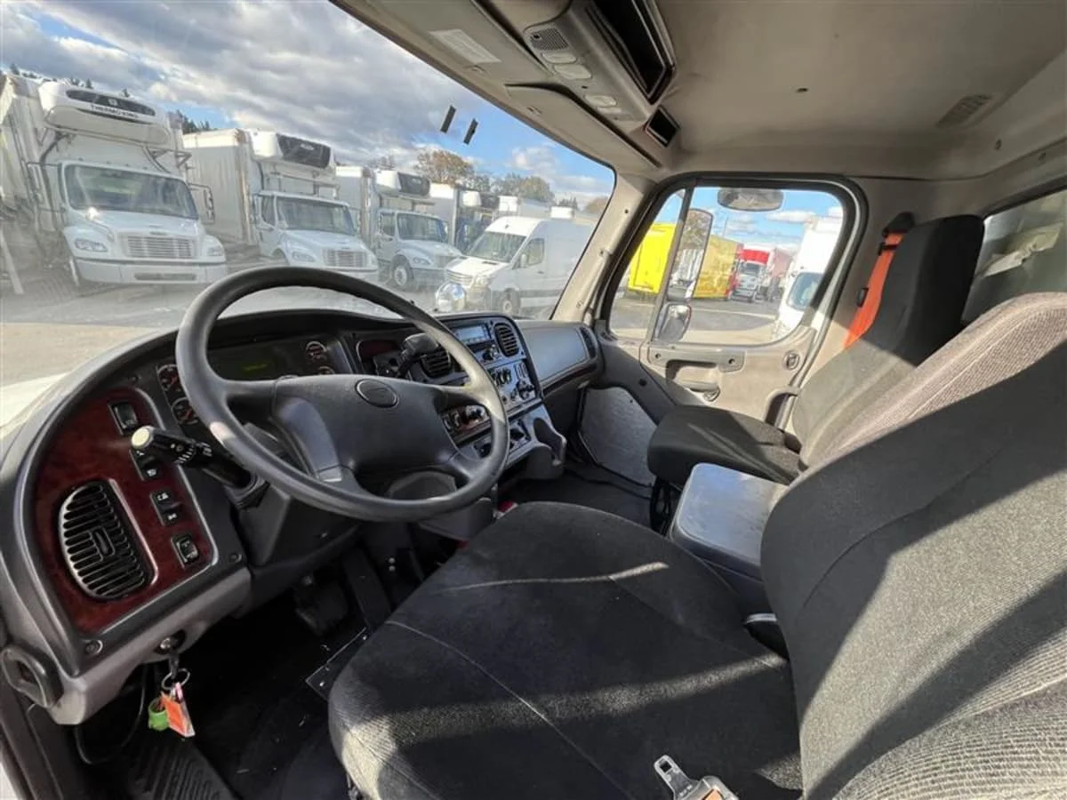 2019 Freightliner M2 106 in Beltsville, MD — photo 8