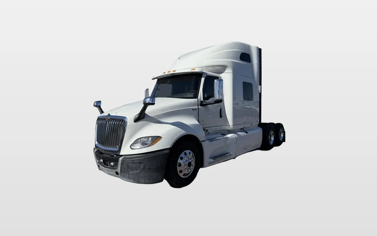 2020 International LT - image 1