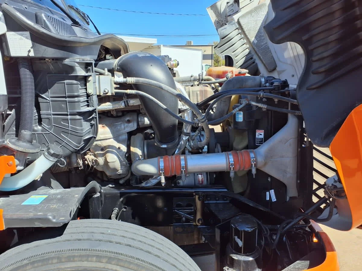 2020 Freightliner Cascadia in Dallas, TX — photo 10