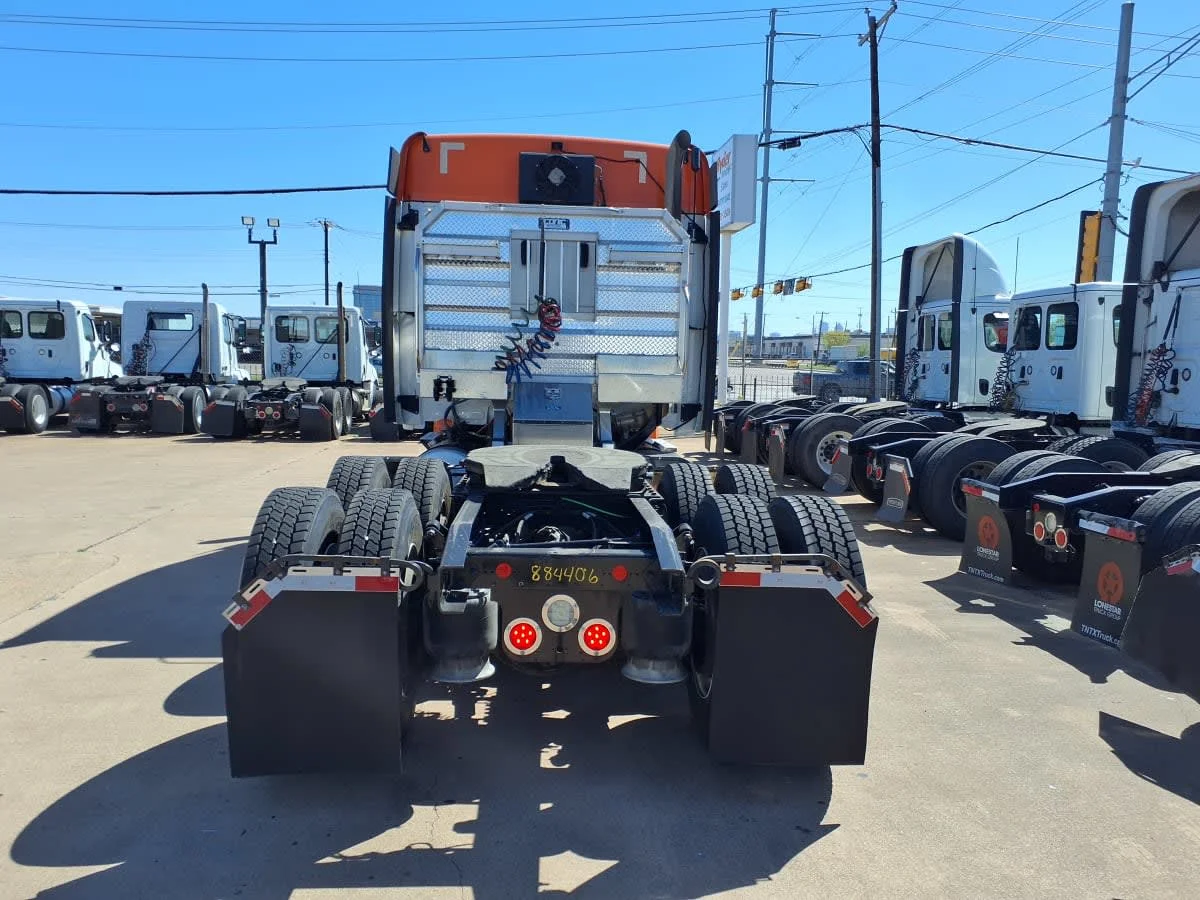 2020 Freightliner Cascadia in Dallas, TX — photo 5