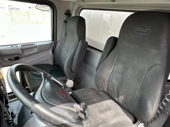 2020 Peterbilt 337 - image 13