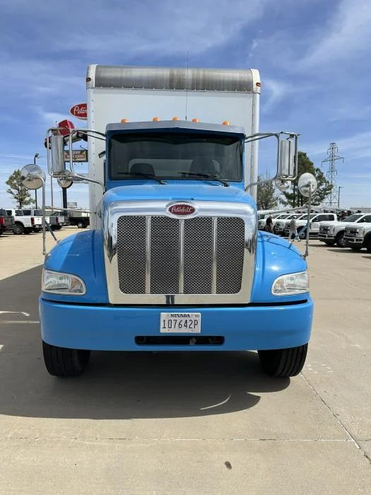 2020 Peterbilt 337 - image 4