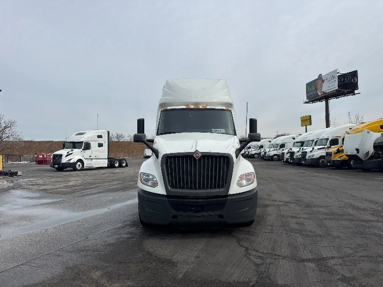 2023 International LT in La Porte, IN — photo 2