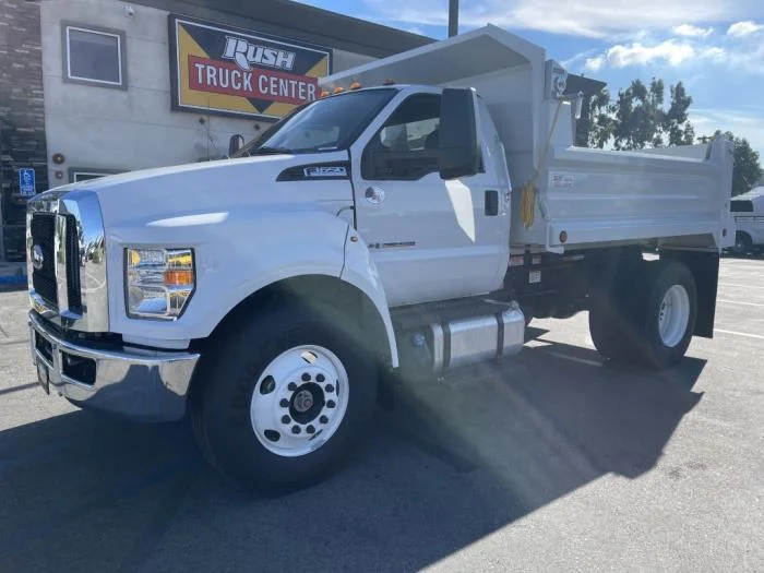 2026 Ford F-750 — photo 2