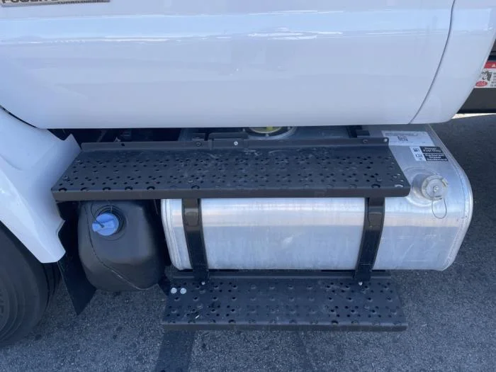 2026 Ford F-750 — photo 11