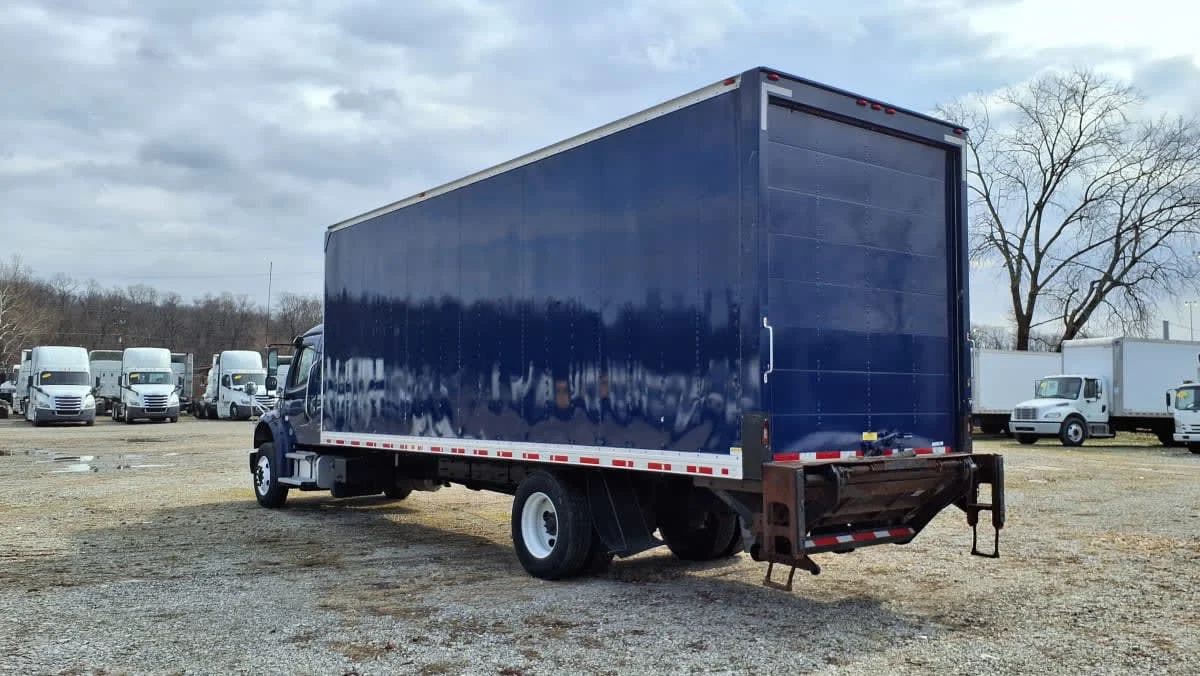 2021 Freightliner M2 106 in West Chester, OH — photo 6