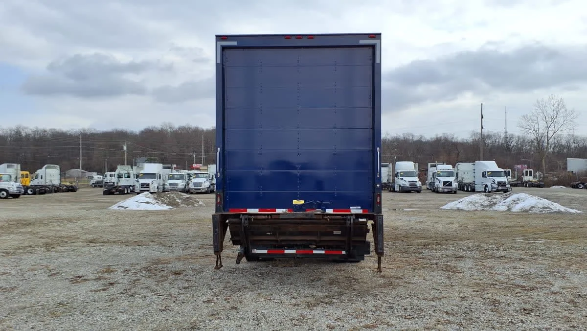 2021 Freightliner M2 106 in West Chester, OH — photo 5